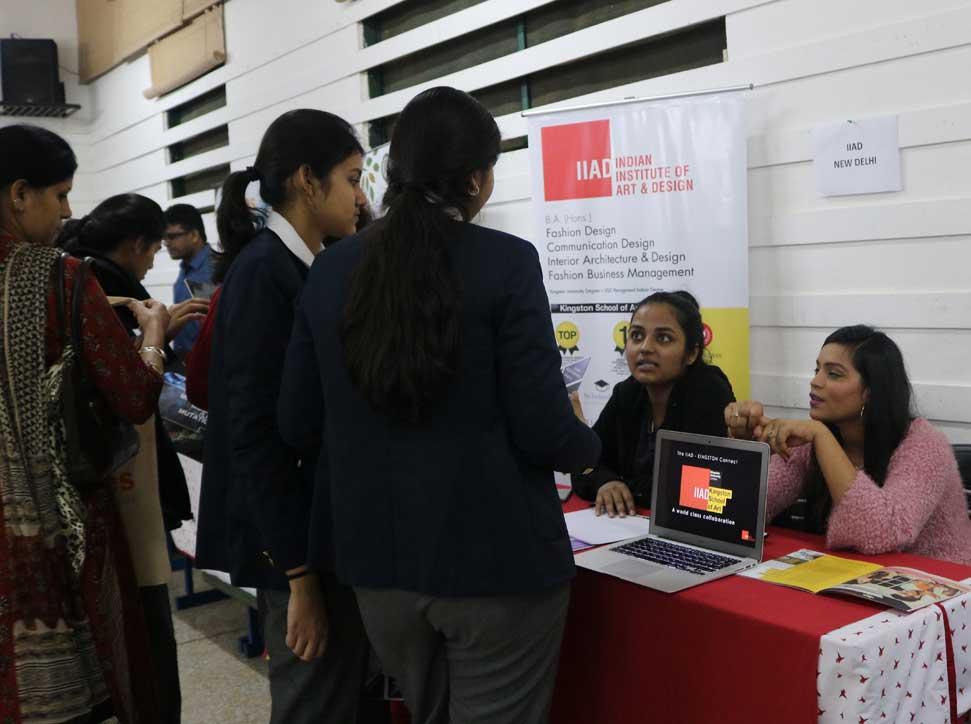 career_img2 career_img2